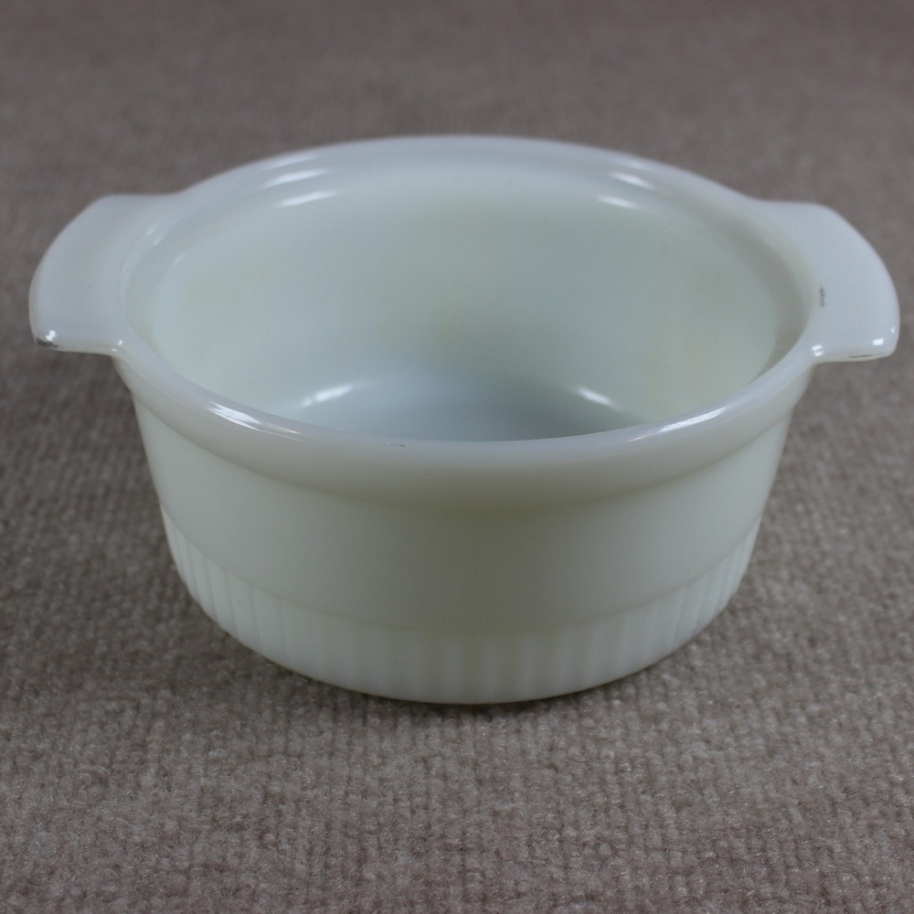 Anchor‎ Hocking Fire King Milk Glass Casserole Dish 1436 Ribbed 1 Qt Vintage